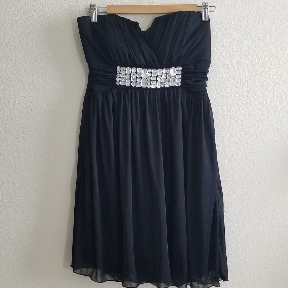 Navy strapless dress